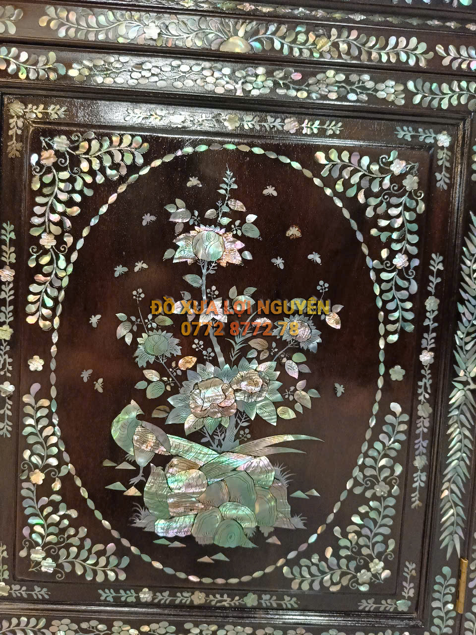 Tủ trưng bày, gỗ gõ mật, cẩn ốc vip
