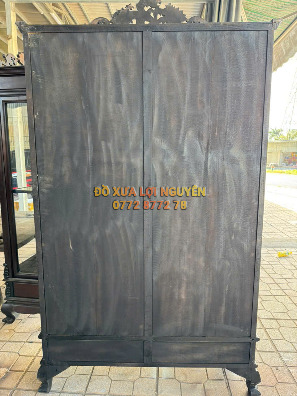 Tủ trưng bày cành hồng cẩn ốc đẹp, gỗ gõ mật