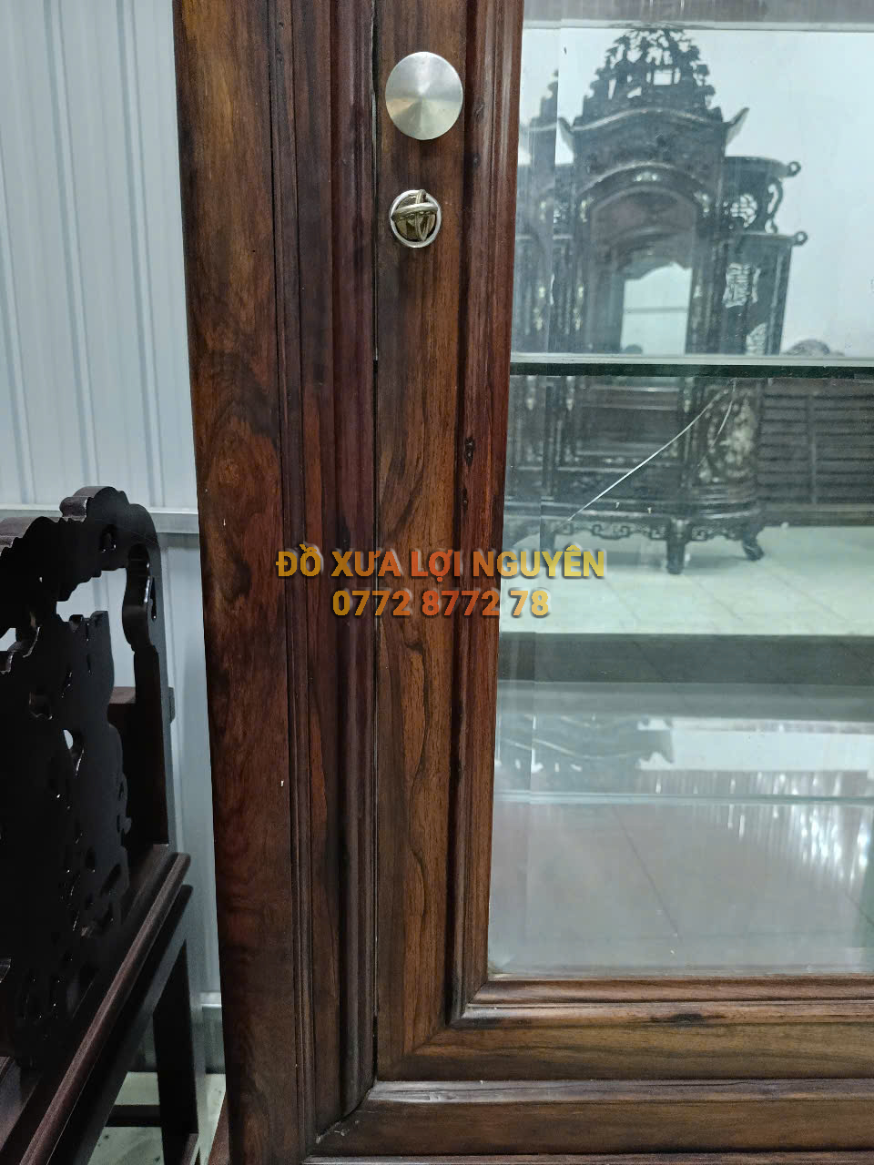 Tủ trưng bày gỗ cẩm lai xưa