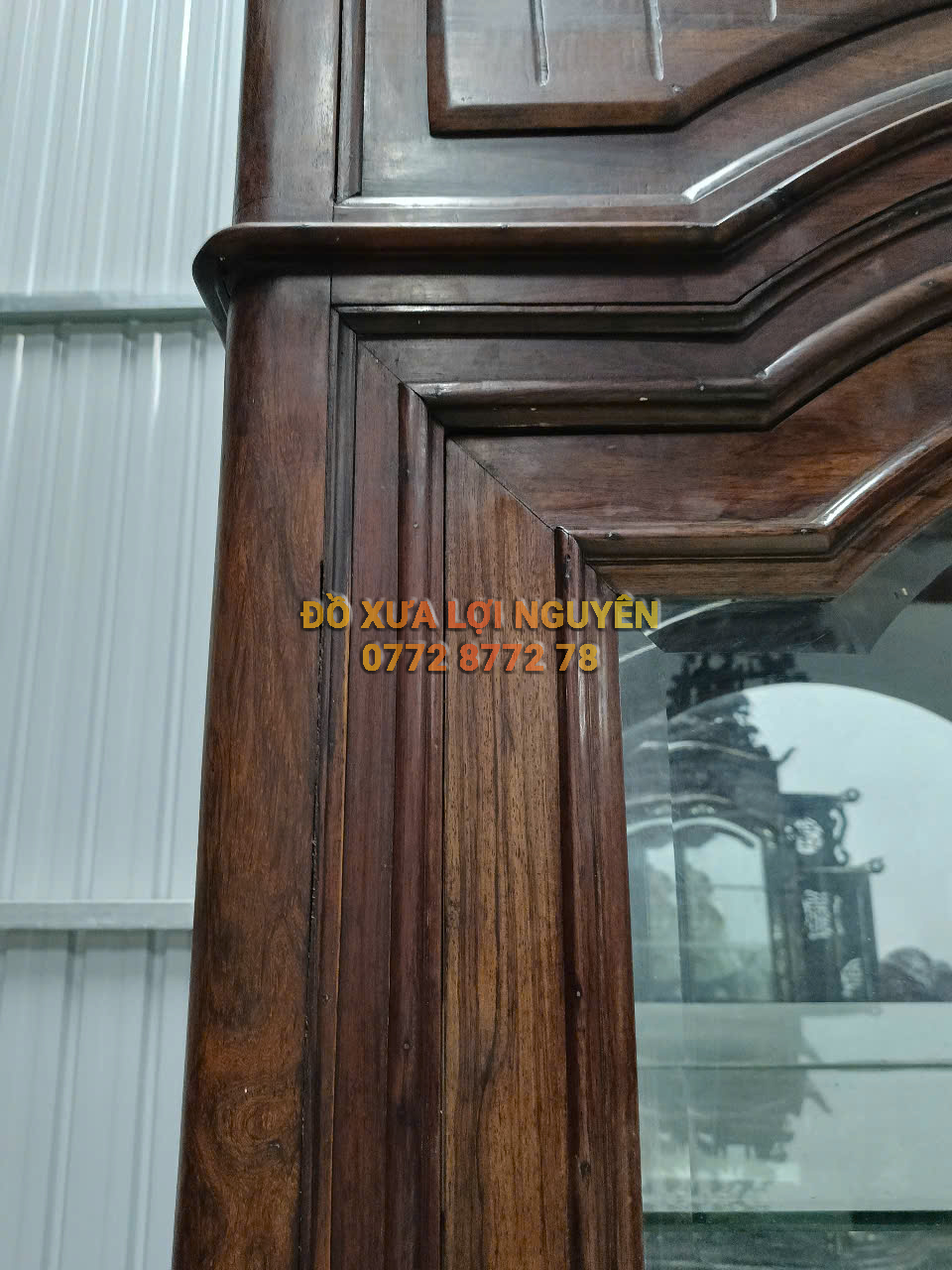 Tủ trưng bày gỗ cẩm lai xưa