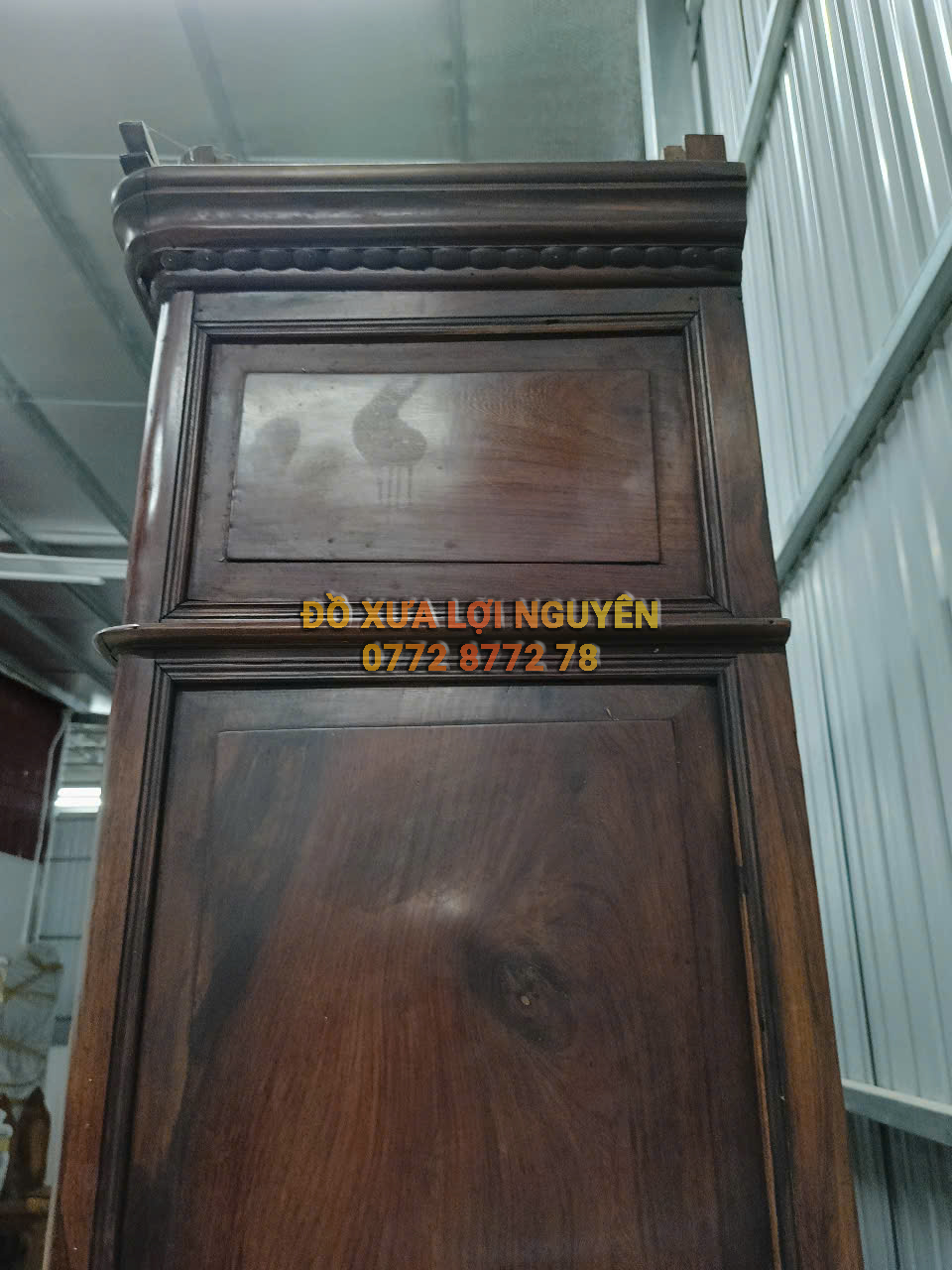 Tủ trưng bày gỗ cẩm lai xưa