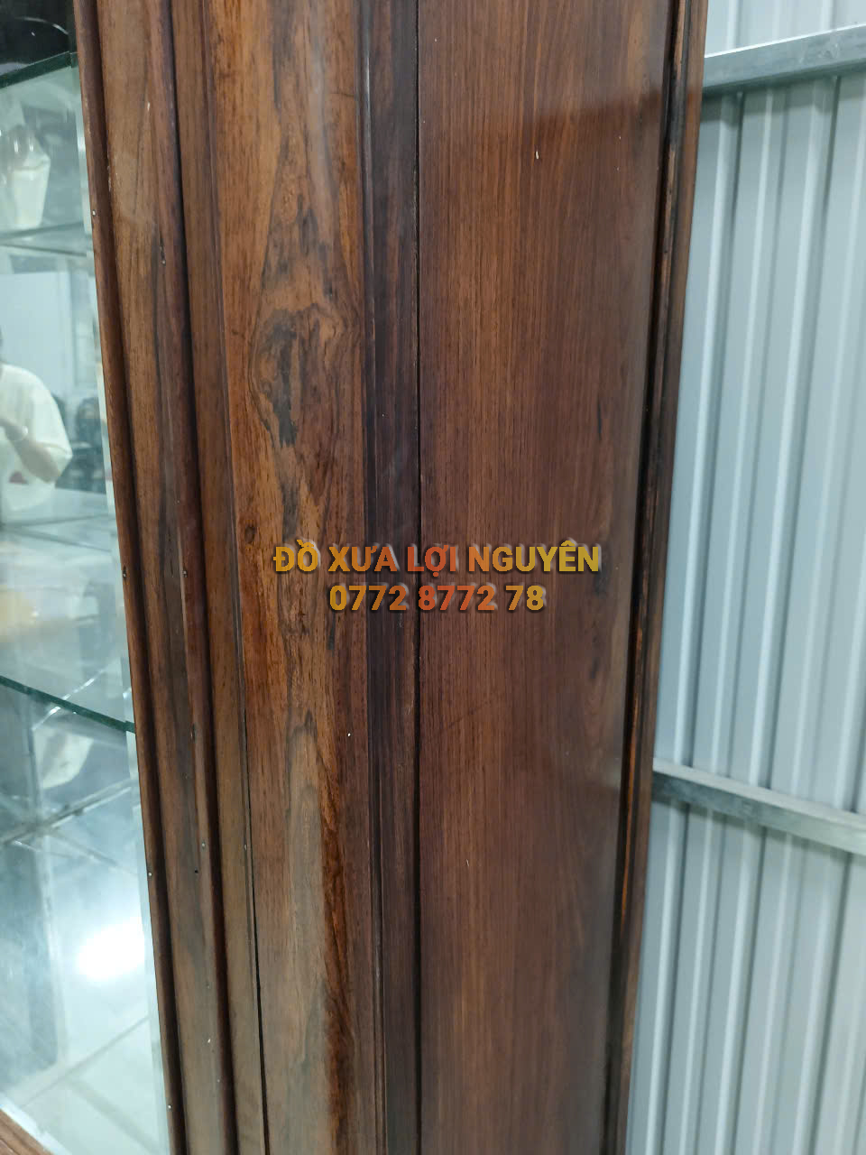 Tủ trưng bày gỗ cẩm lai xưa