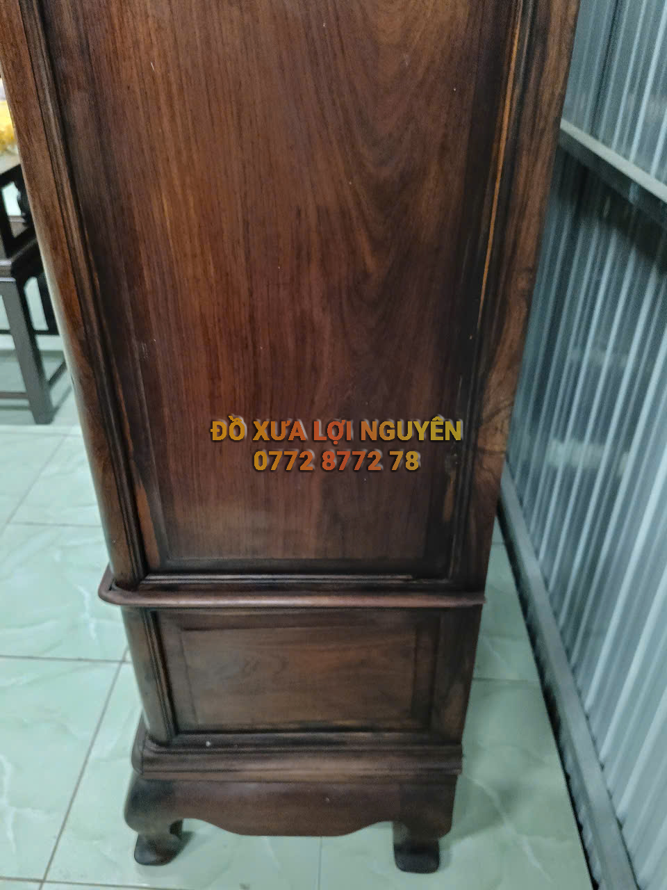 Tủ trưng bày gỗ cẩm lai xưa