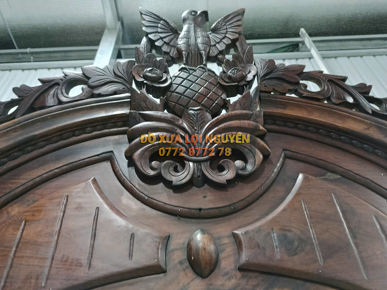 Tủ trưng bày gỗ cẩm lai xưa